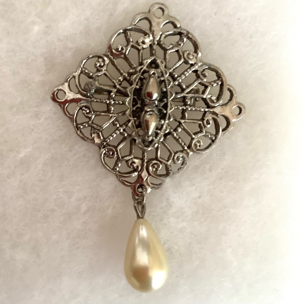 Vintage large silver filigree brooch with drop pearl